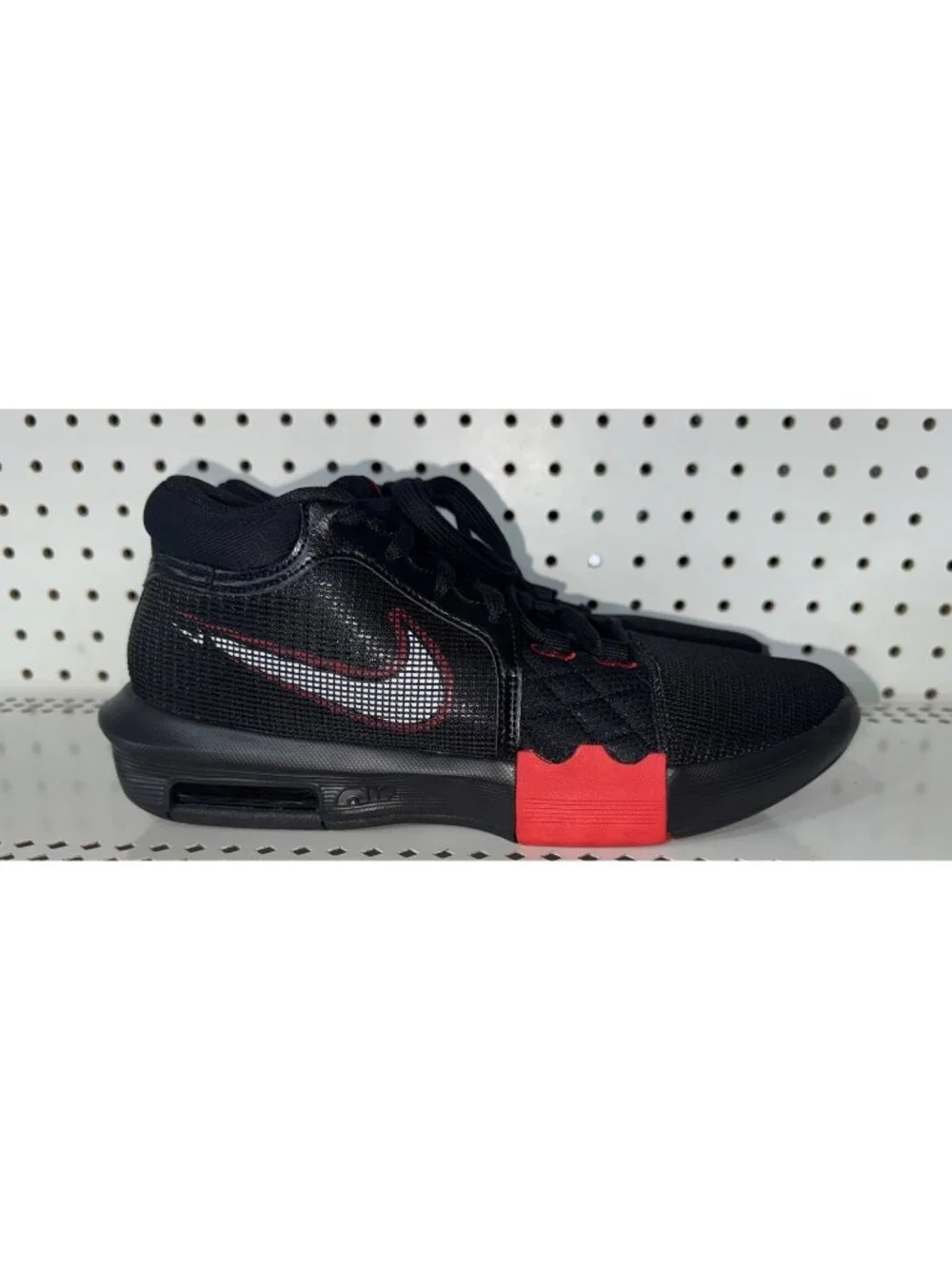 Nike LeBron Witness 8 Bred Mens Basketball Shoes Size 7.5 Black Red FB2239-005